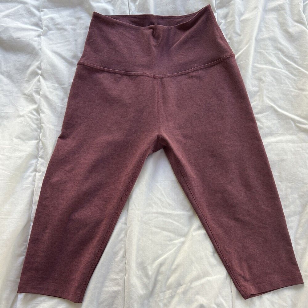 Beyond Yoga Pedal Pusher Capri Leggings NWOT size medium